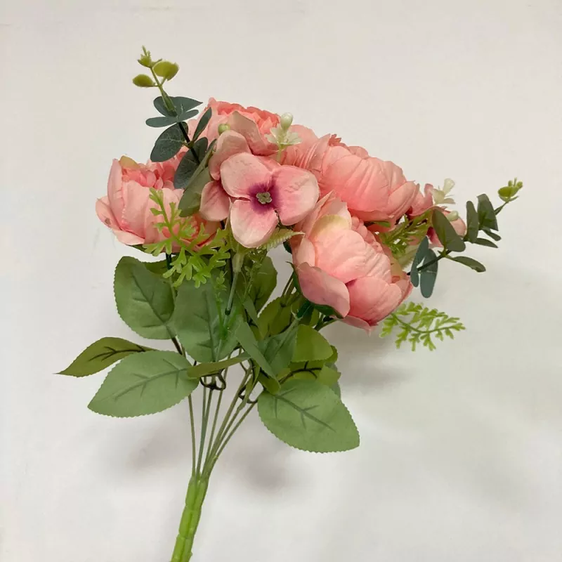 Hvilke materialer er kunstige blomster laget av?